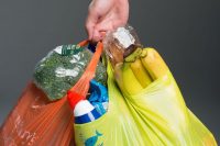Хороша ли бумага в качестве альтернативы пластиковым пакетам
